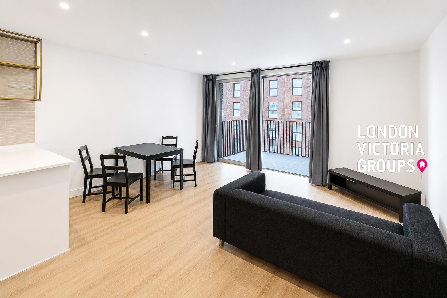 1 bed property in Waterview House, 12 Quay Walk, London